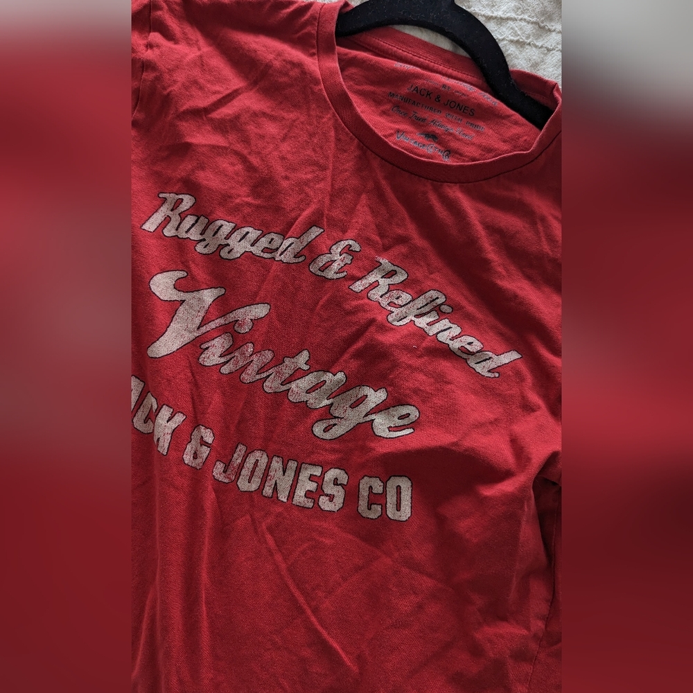 Bundle of 4 t-shirts. Tomato red, cherry red, mustard yellow and dark blue.